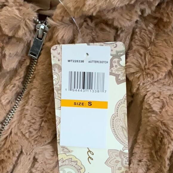 🧸NWT Band of the Free Caramel Faux Fur jacket Size Small - 1-2 DAY QUICK SHIP - Picture 6 of 7